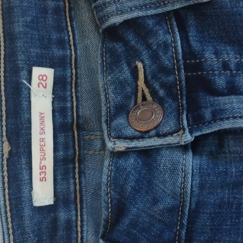 Levi's women's Distressed Skinny Jeans 👖 - Picture 4 of 7